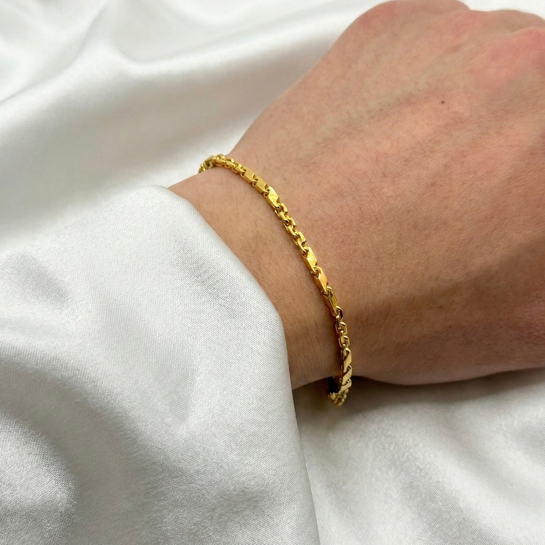 24K Yellow Gold 2MM Bullet & Anchor Link Bracelet